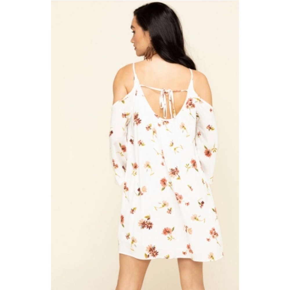 Nikki Erin Cold Shoulder Dress - Picture 4 of 16